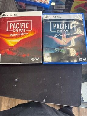 Pacific Drive Deluxe Edition (PS5) - Red & Blue